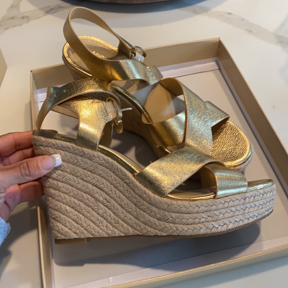 MICHAEL KORS gold wedge (size 6.5)
